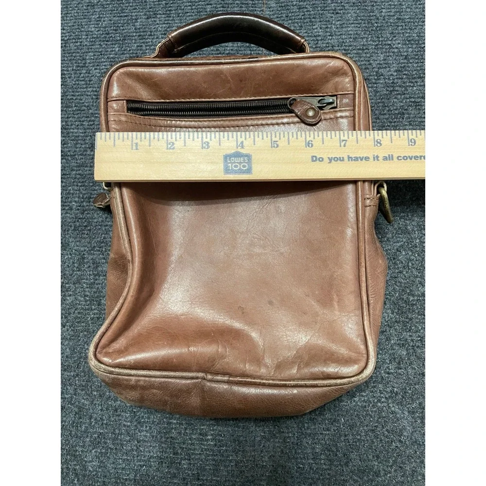VTG. Brown Leather Messenger Bag Handcrafted in Colombia Multi-Pocket Crossbody